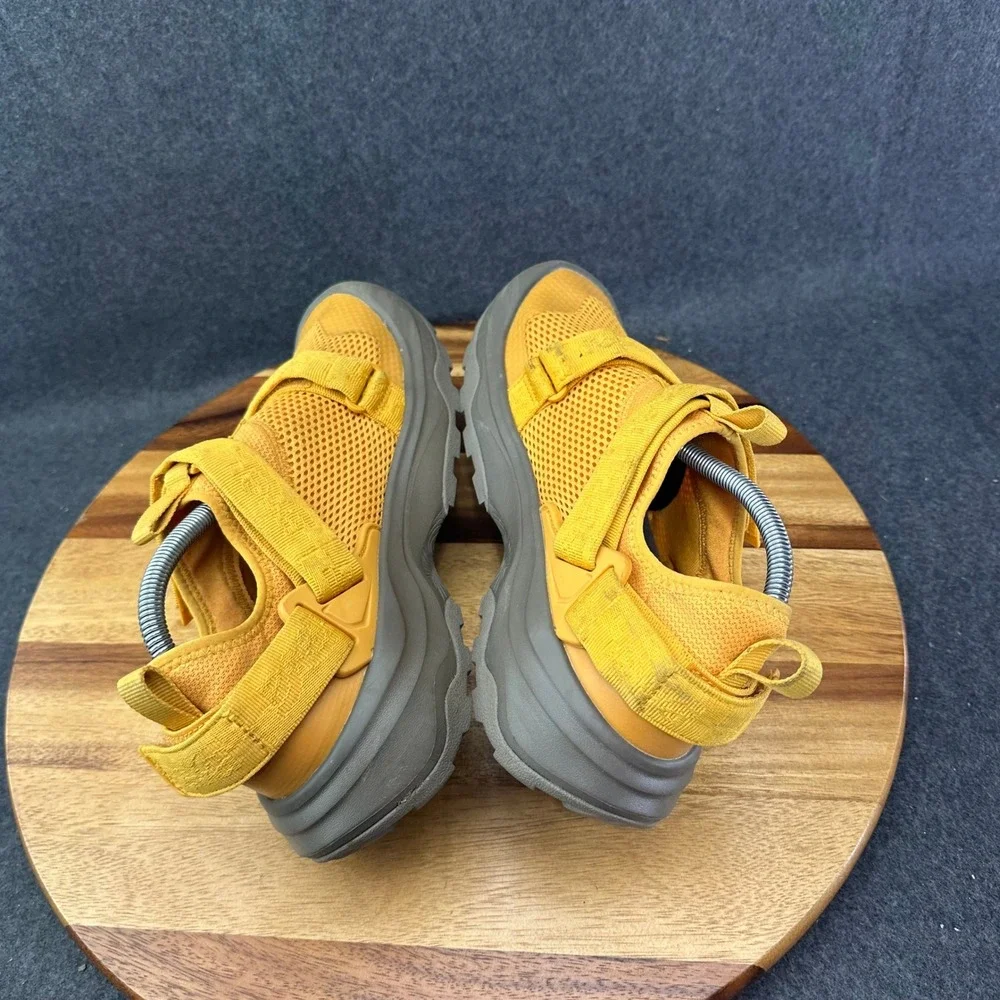 Teva Outflow Universal Sport Yellow Sunflower Men's Size 9 Hiking Water Shoes